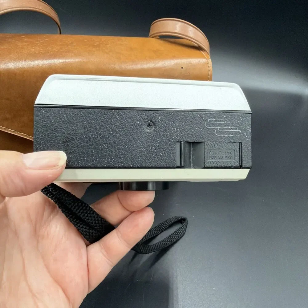 Kodak Instamatic 134 Camera With Case. Vintage 1960’s Made In USA Good Condition